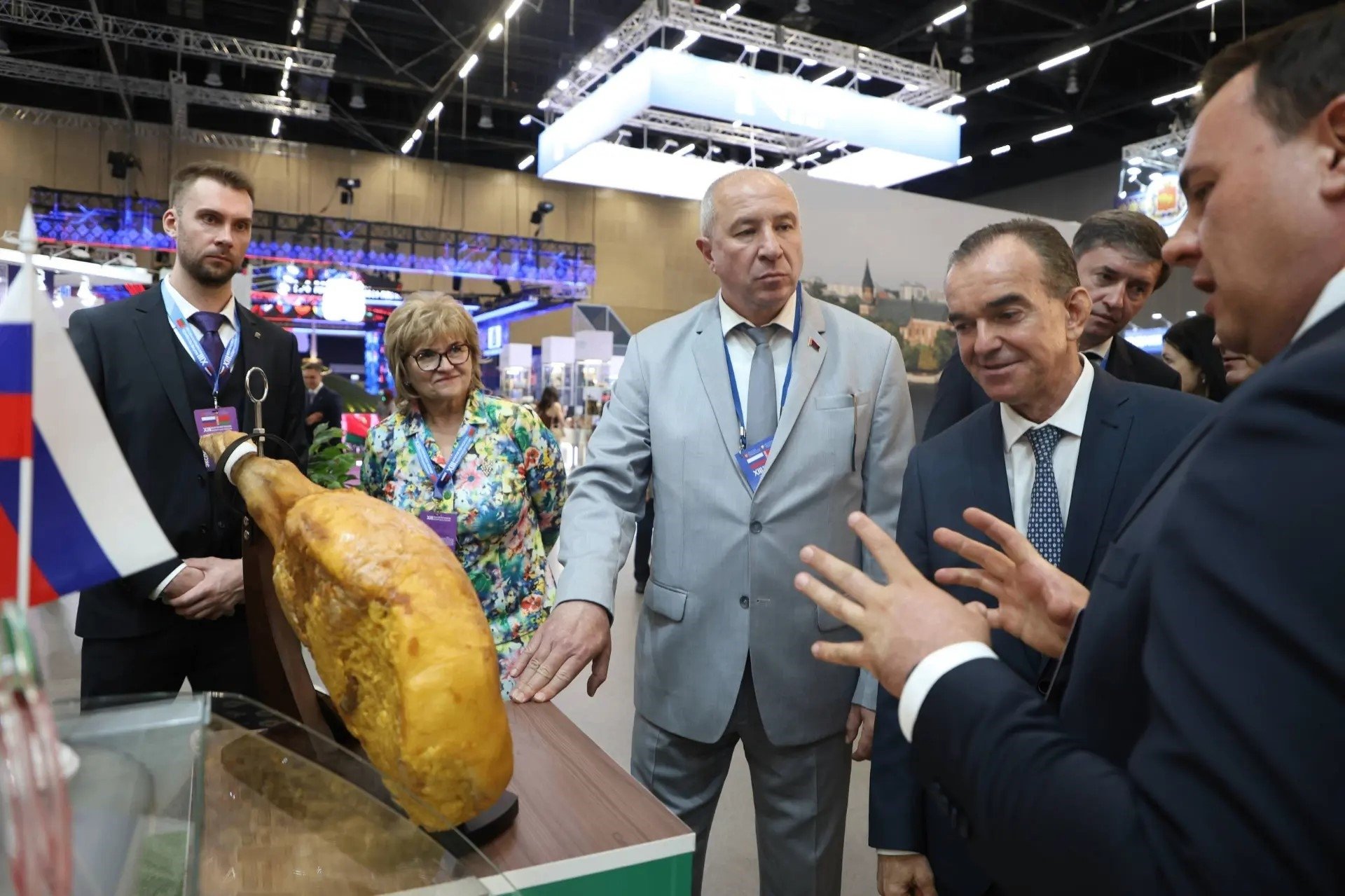 Кондратьев представил продукцию кубанских производителей на форуме в Беларуси