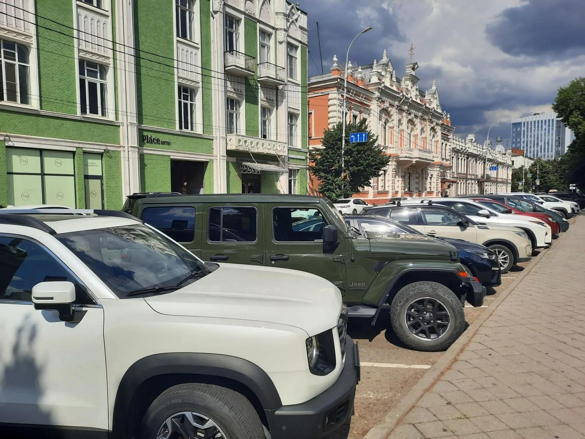 Отечественный автопром, по мнению депутата, пока не может предложить достойную альтернативу иномаркам Владимир Селиванов