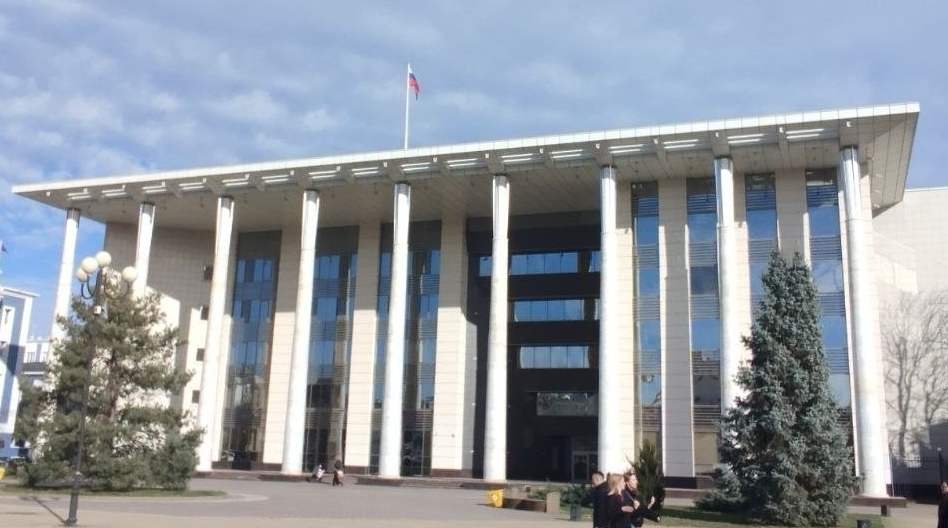 По мнению депутата, стороны смогут загружать документы, а нейросеть проанализирует и вынесет решение Ума Саадуева